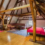 Ξενοδοχείο Svambersky Dum 3*