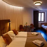 Ξενοδοχείο Svambersky Dum