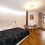 Ξενοδοχείο Svambersky Dum 3*