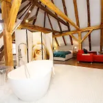 Ξενοδοχείο Svambersky Dum