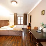 Ξενοδοχείο Svambersky Dum 3*