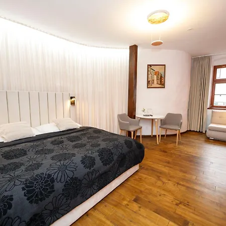 施華姆伯斯基達姆酒店 Cesky Krumlov
