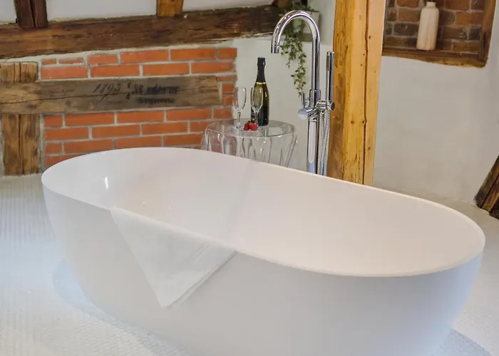 Svambersky Dum מלון 3*