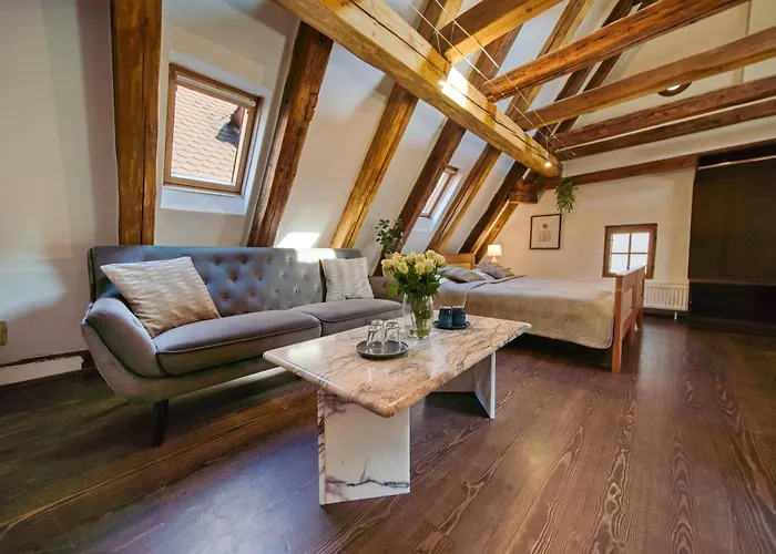 Svambersky Dum מלון 3*